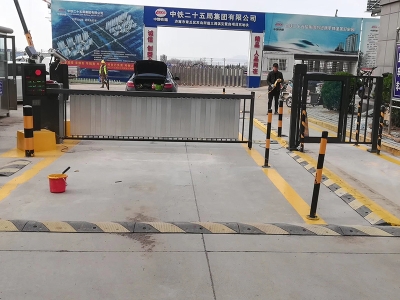 小區(qū)道閘安裝案例