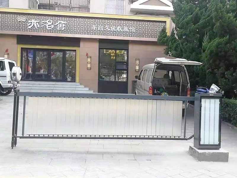 小區(qū)道閘安裝案例