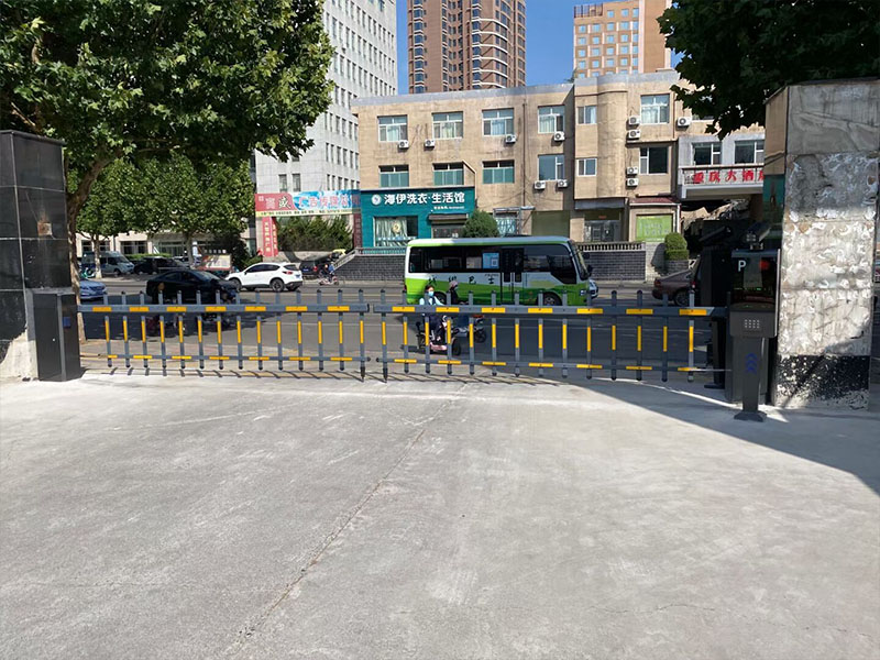 重型柵欄道閘